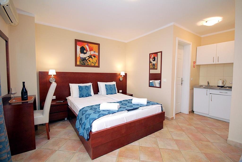 Apartments Villa Mare Mar Sutomore Exteriör bild